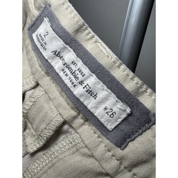 Abercrombie & Fitch Women's Khaki Chino Shorts - PRELOVED - Size 2 (26) - Picture 5 of 8
